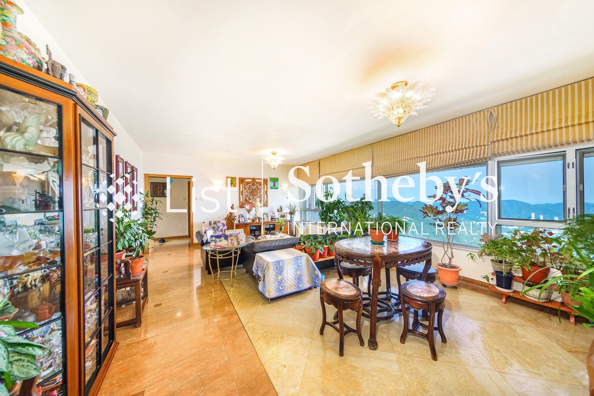 Mountain Lodge 崑廬 | Living and Dining Room