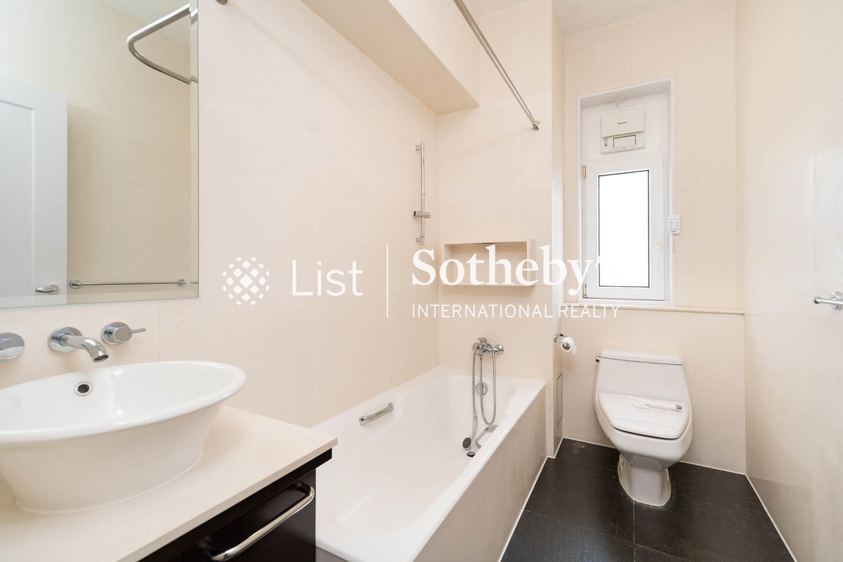 Eredine 七重天大廈 | Second En-suite Bathroom