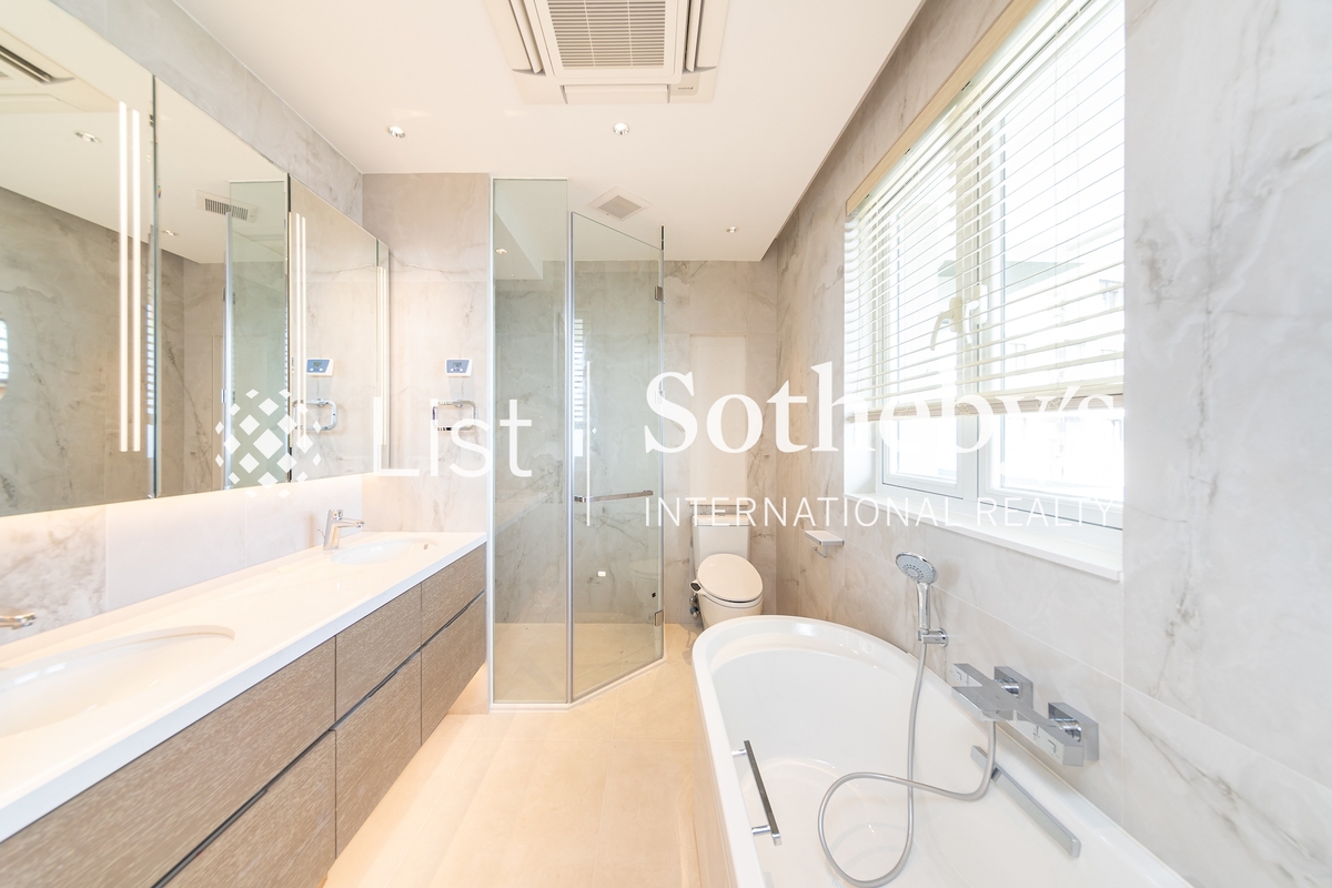 Eredine 七重天大廈 | Master Bathroom