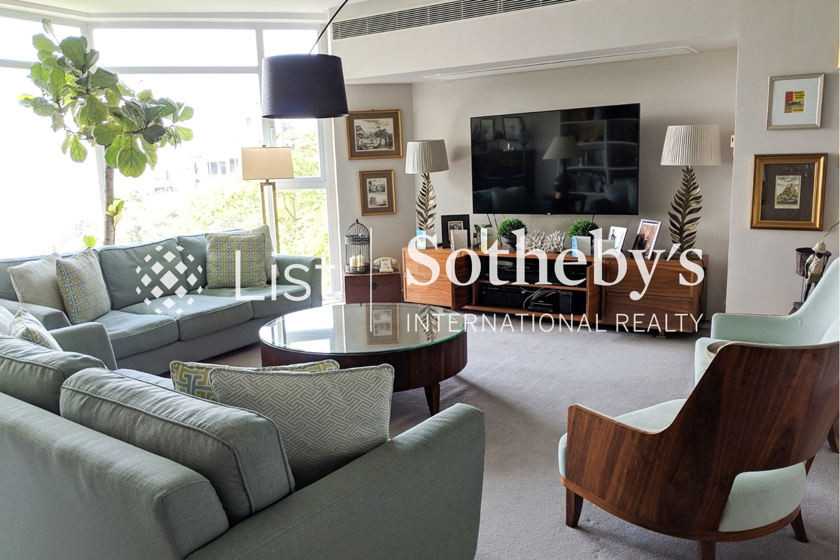 La Hacienda La Hacienda | Living Room