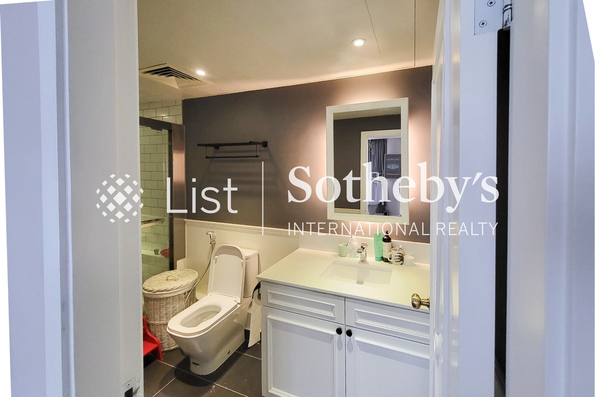 La Hacienda La Hacienda | Master Bedroom