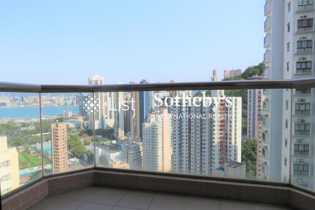 Jolly Villa 竹丽苑 | Balcony off Living and Dining Room