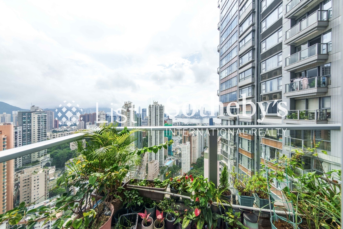 Serenade 上林 | Balcony off Living and Dining Room