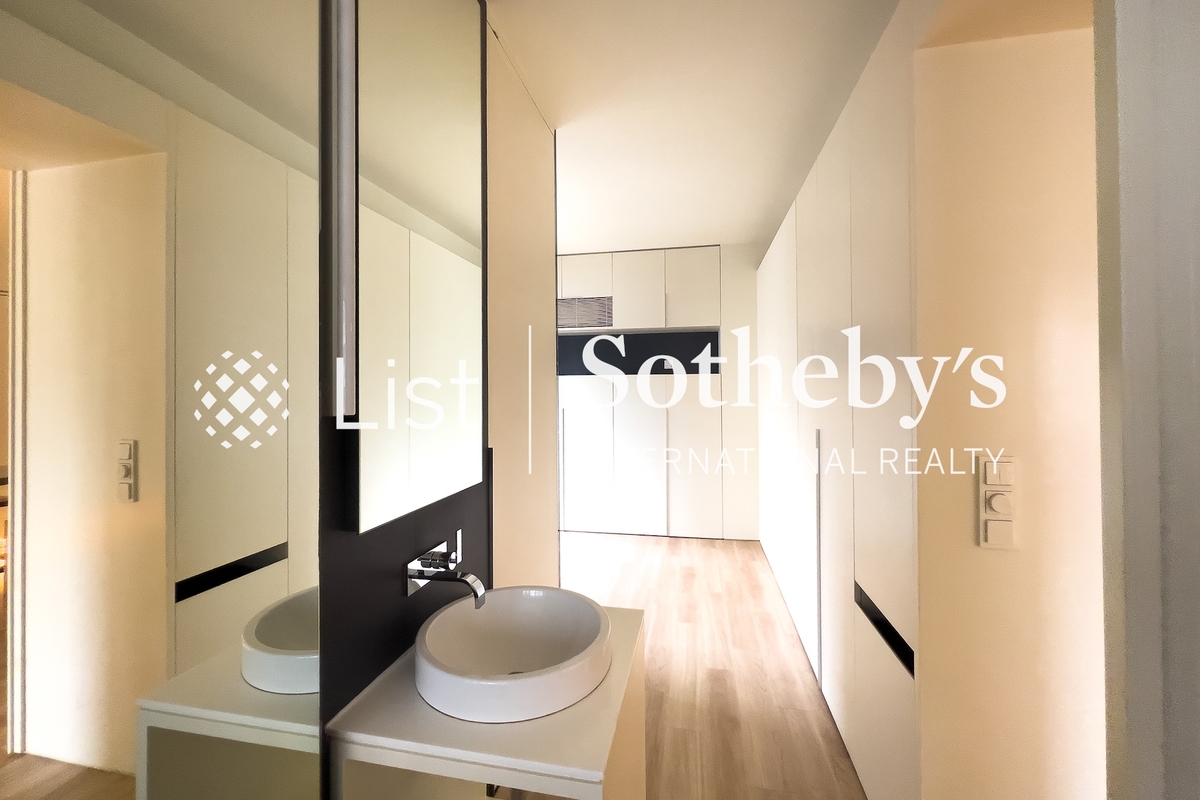 Morengo Court 昍逵閣 | Master Bathroom