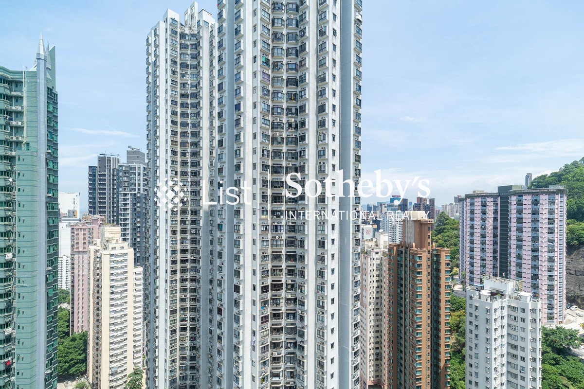 Grand Deco Tower 帝后臺 | View from Living and Dining Room