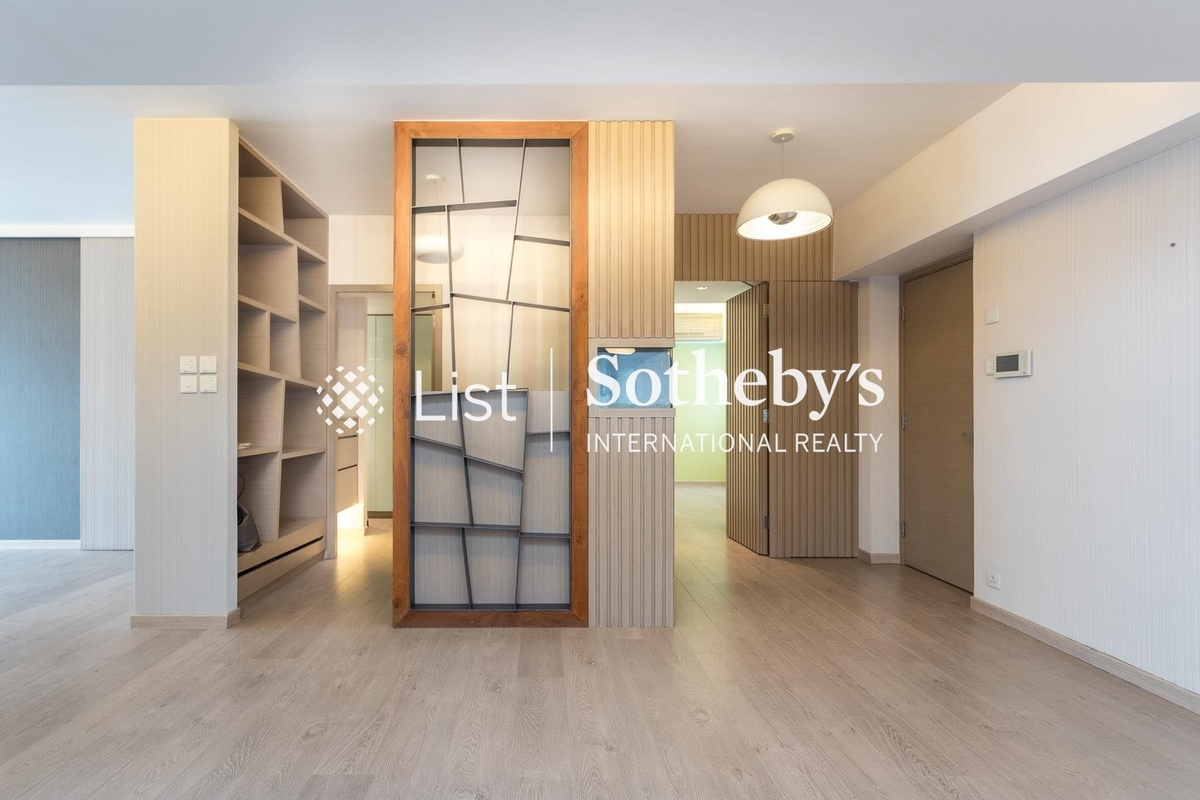 Wah Fung Mansion 華峯樓 | Living and Dining Room