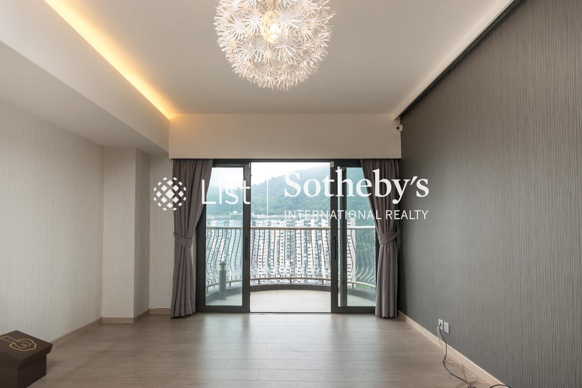 Wah Fung Mansion 華峯樓 | Living and Dining Room