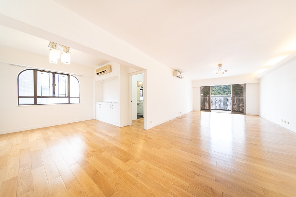 Wah Fung Mansion 華峯樓 | Living and Dining Room