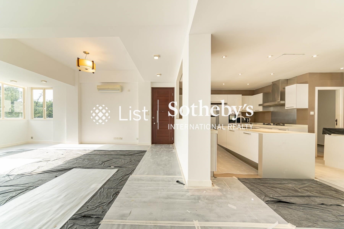 Loong Fung Terrace 龍風臺 | Living and Dining Room