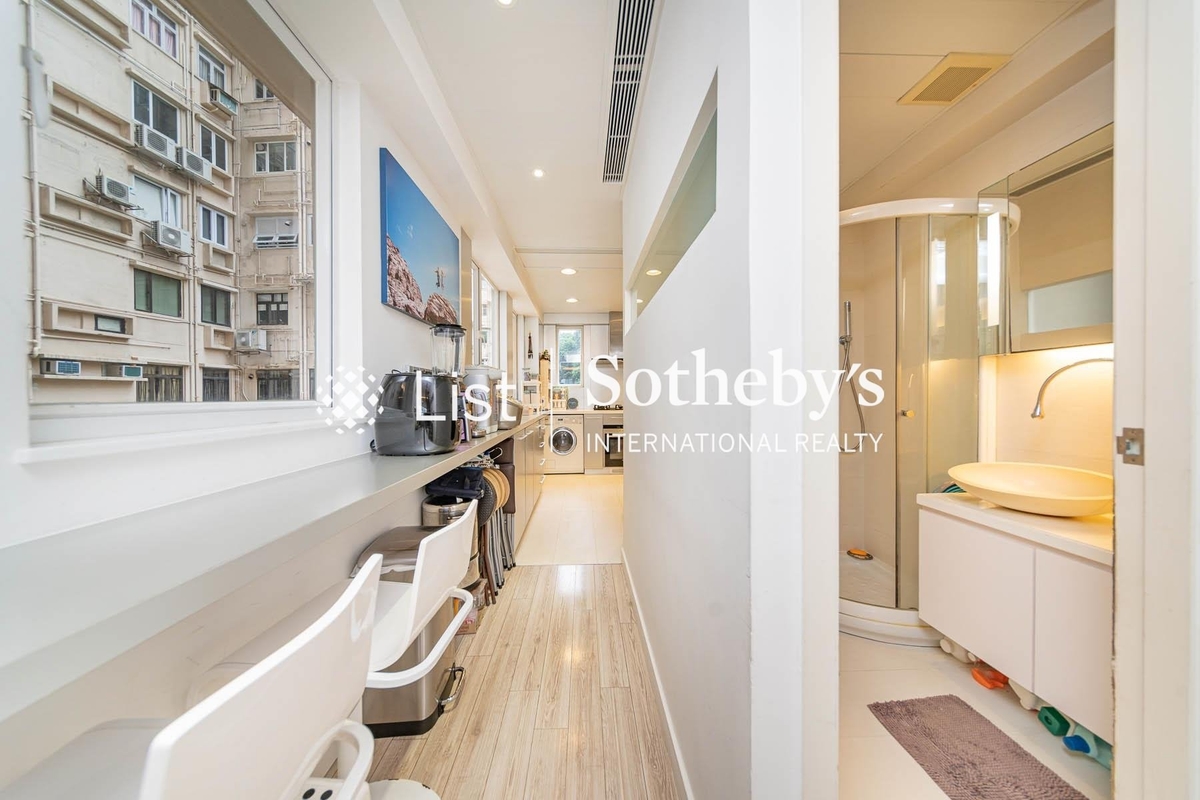 Swiss Towers 瑞士花園 | Corridor