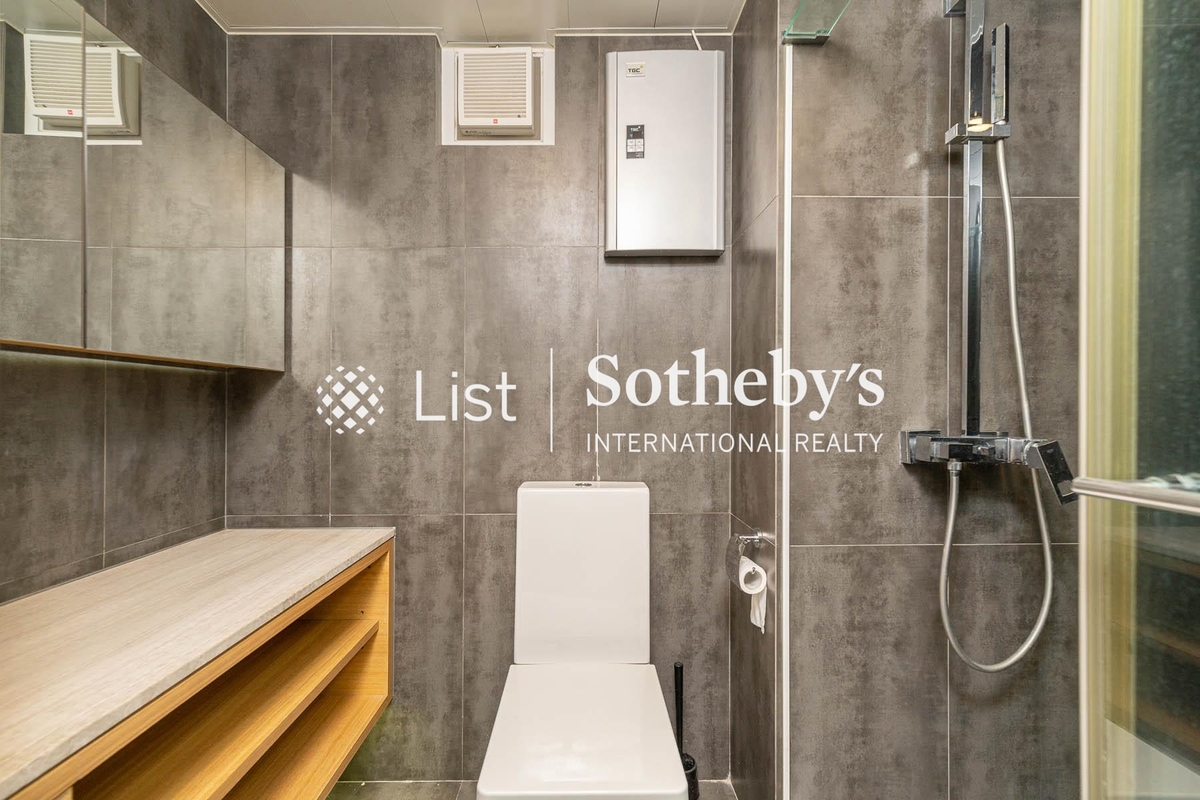 Swiss Towers 瑞士花園 | Guest Bathroom