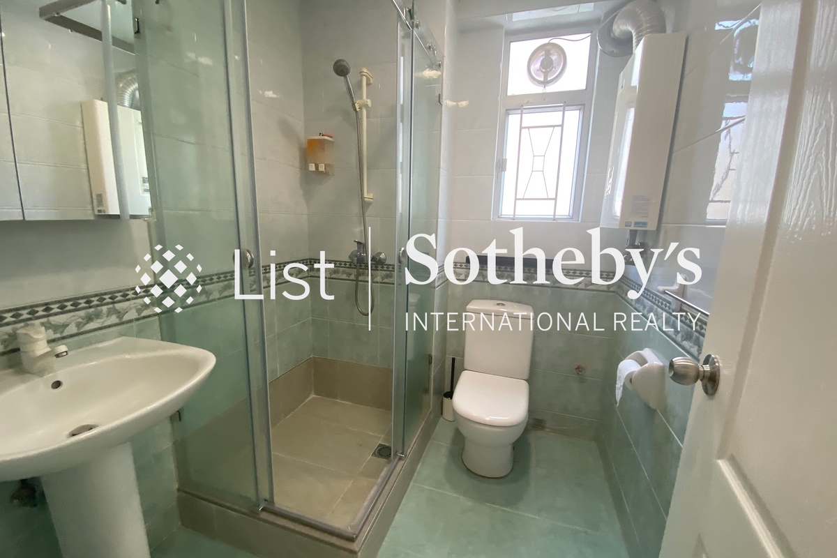 Swiss Towers 瑞士花园 | Guest Bathroom