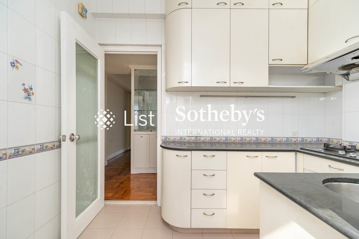 Jardine's Lookout Garden Mansion 渣甸山花園大廈 | Kitchen