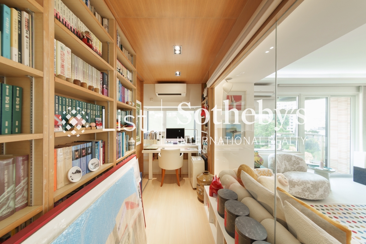 Beverly Hill 比華利山 | Study Room