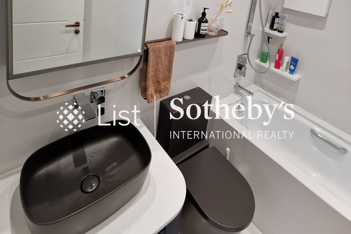 Beverly Hill 比華利山 | Guest Bathroom