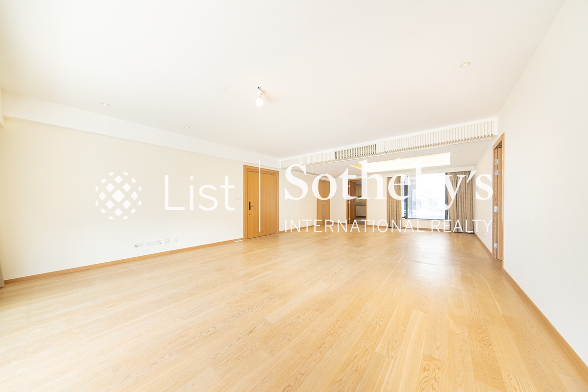 Winfield Building 雲暉大廈 | Living and Dining Room