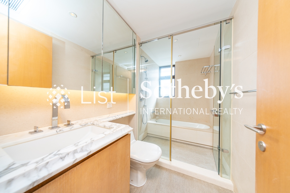 Winfield Building 雲暉大廈 | Master Bathroom