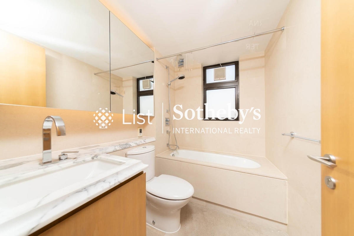 Winfield Building 雲暉大廈 | Guest Bathroom