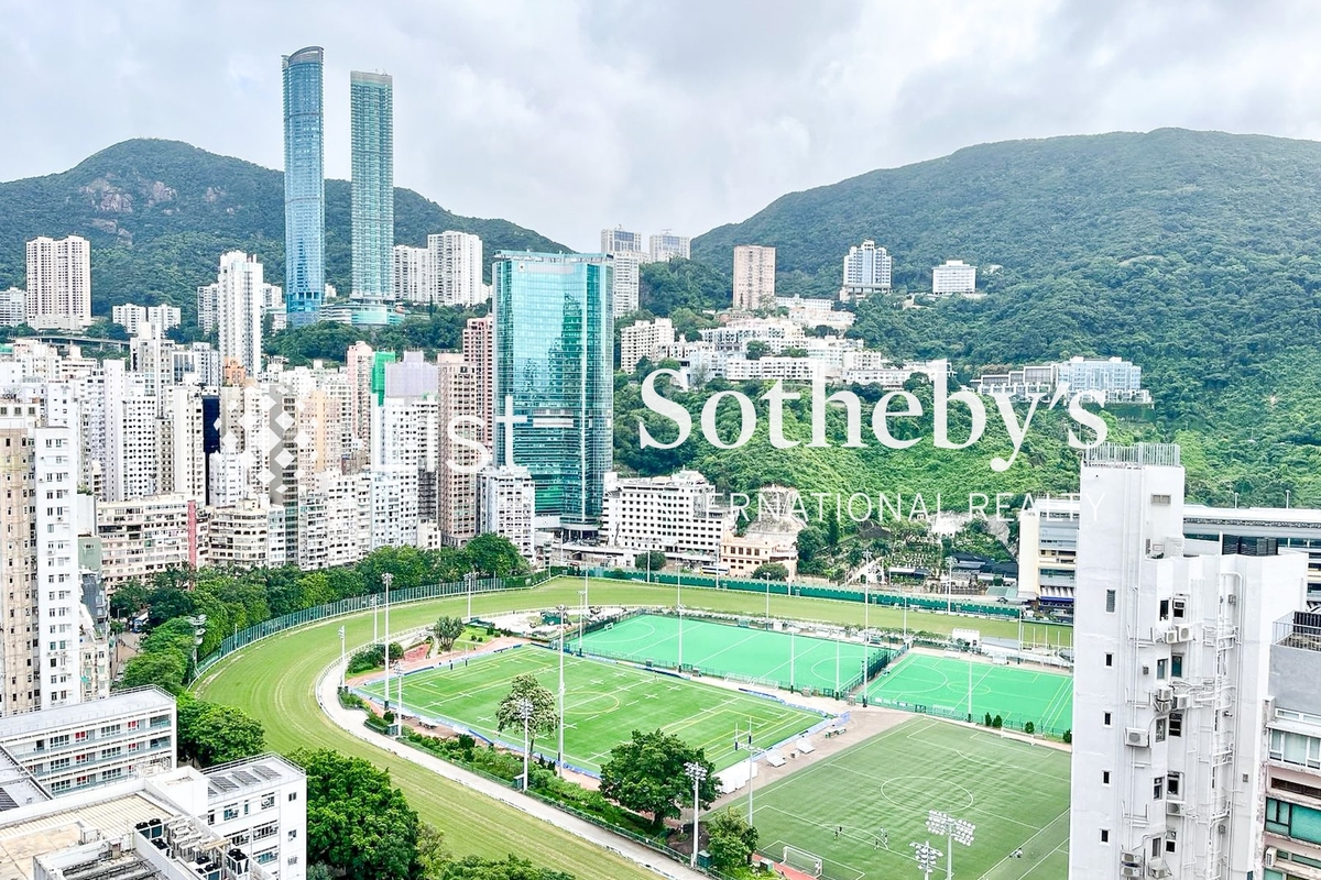 Winfield Building 雲暉大廈 | View from Private Roof Terrace