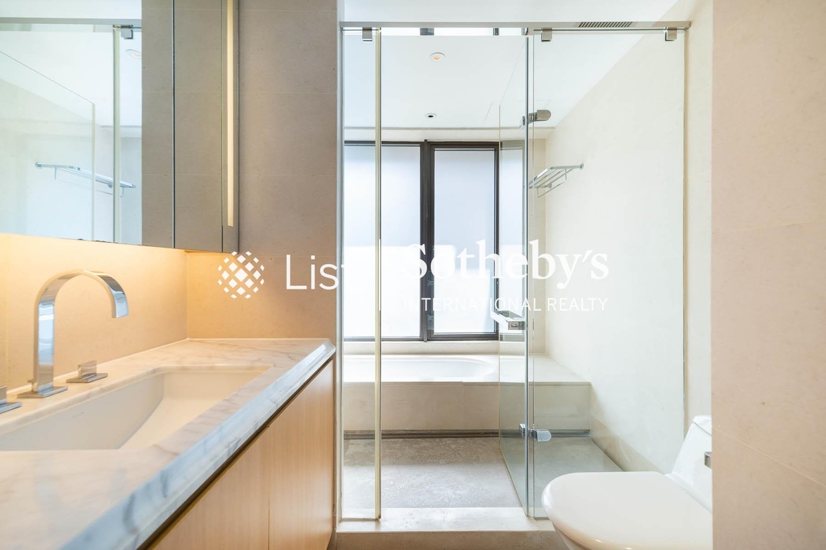 Winfield Building 雲暉大廈 | Master Bathroom