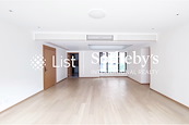 Winfield Building 雲暉大廈 | Living and Dining Room