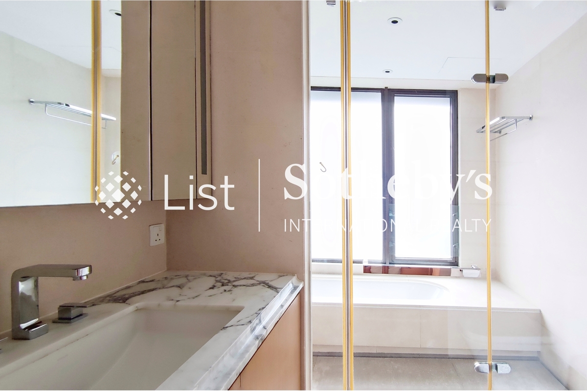 Winfield Building 雲暉大廈 | Master Bathroom