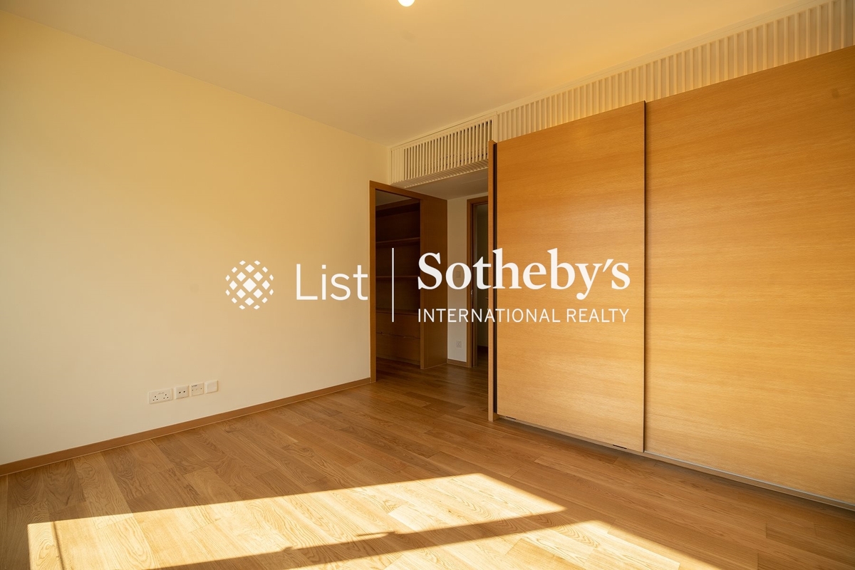 Winfield Building 雲暉大廈 | Master Bedroom