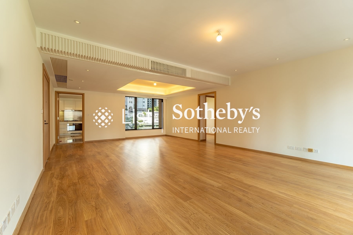 Winfield Building 雲暉大廈 | Living and Dining Room