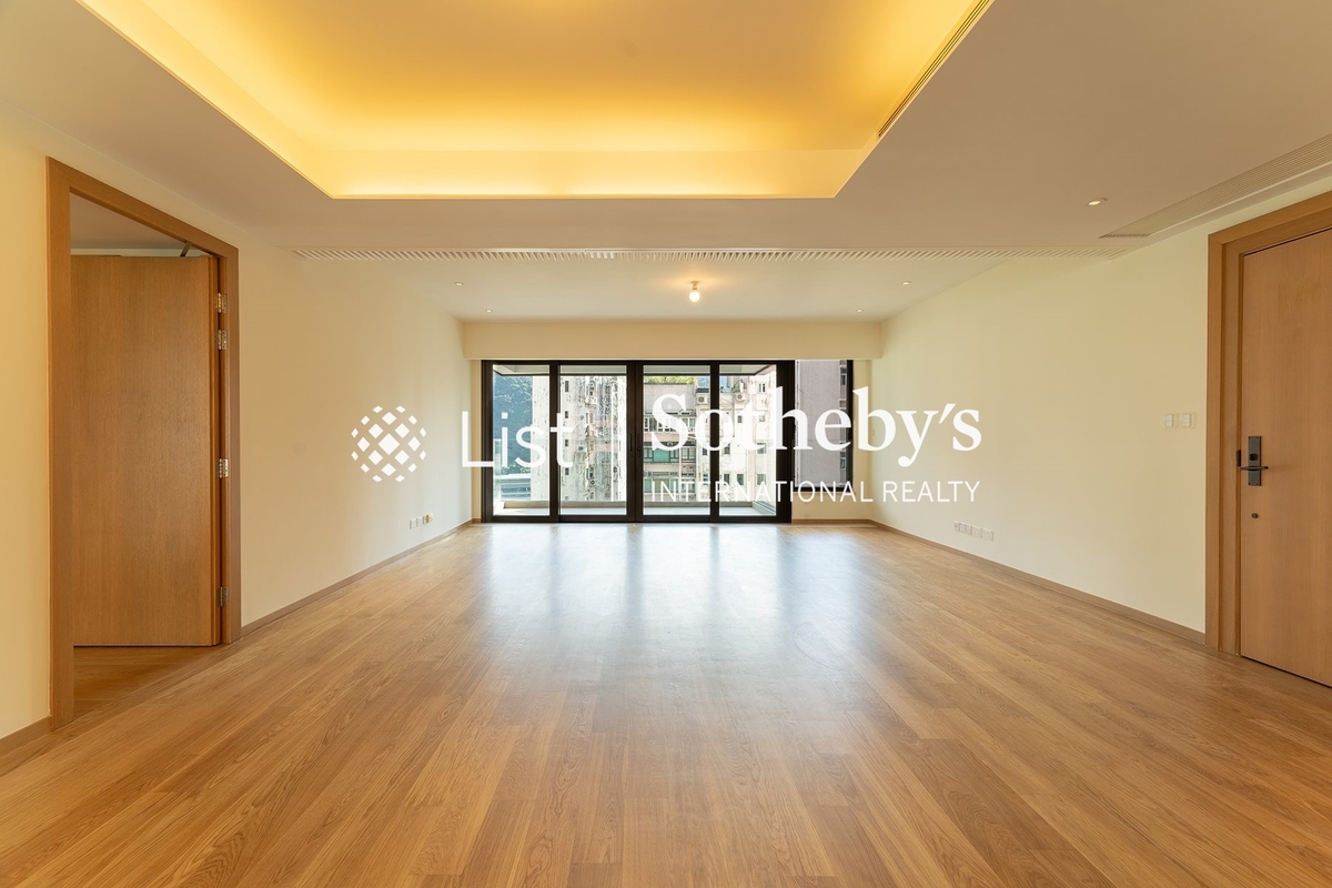 Winfield Building 雲暉大廈 | Living and Dining Room