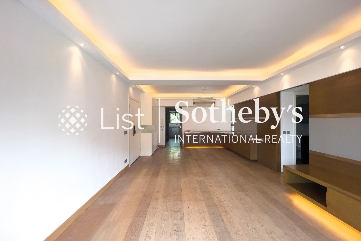 Winfield Building 雲暉大廈 | Living and Dining Room