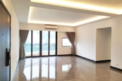 Winfield Building 雲暉大廈 | Living and Dining Room