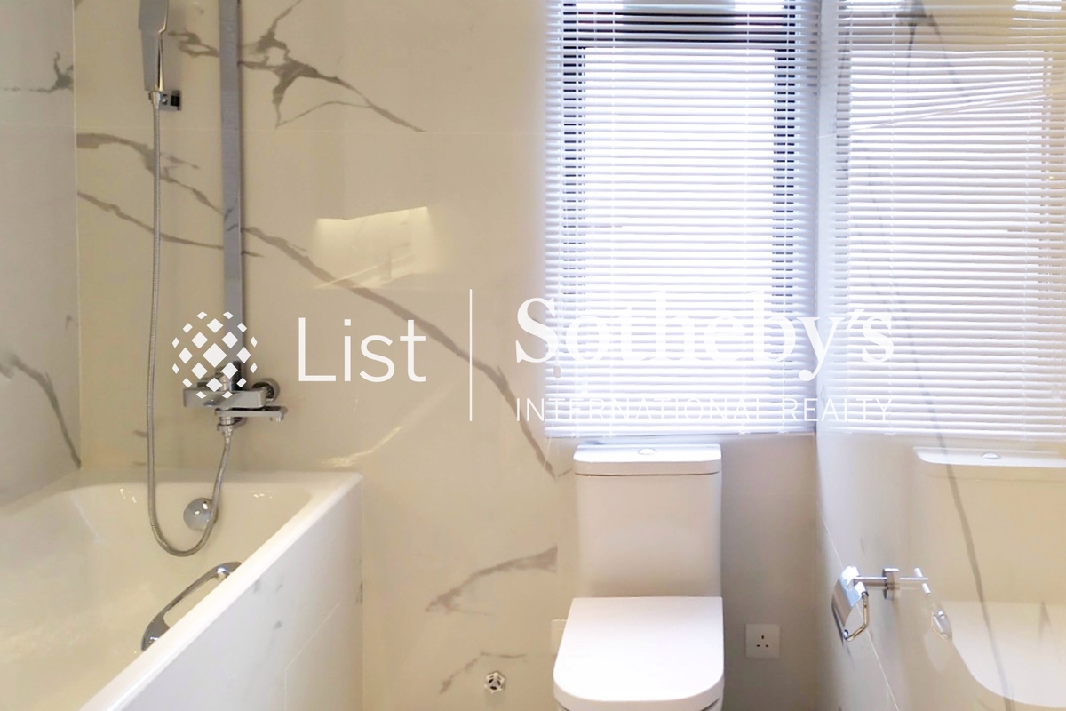 Winfield Building 雲暉大廈 | Master Bathroom