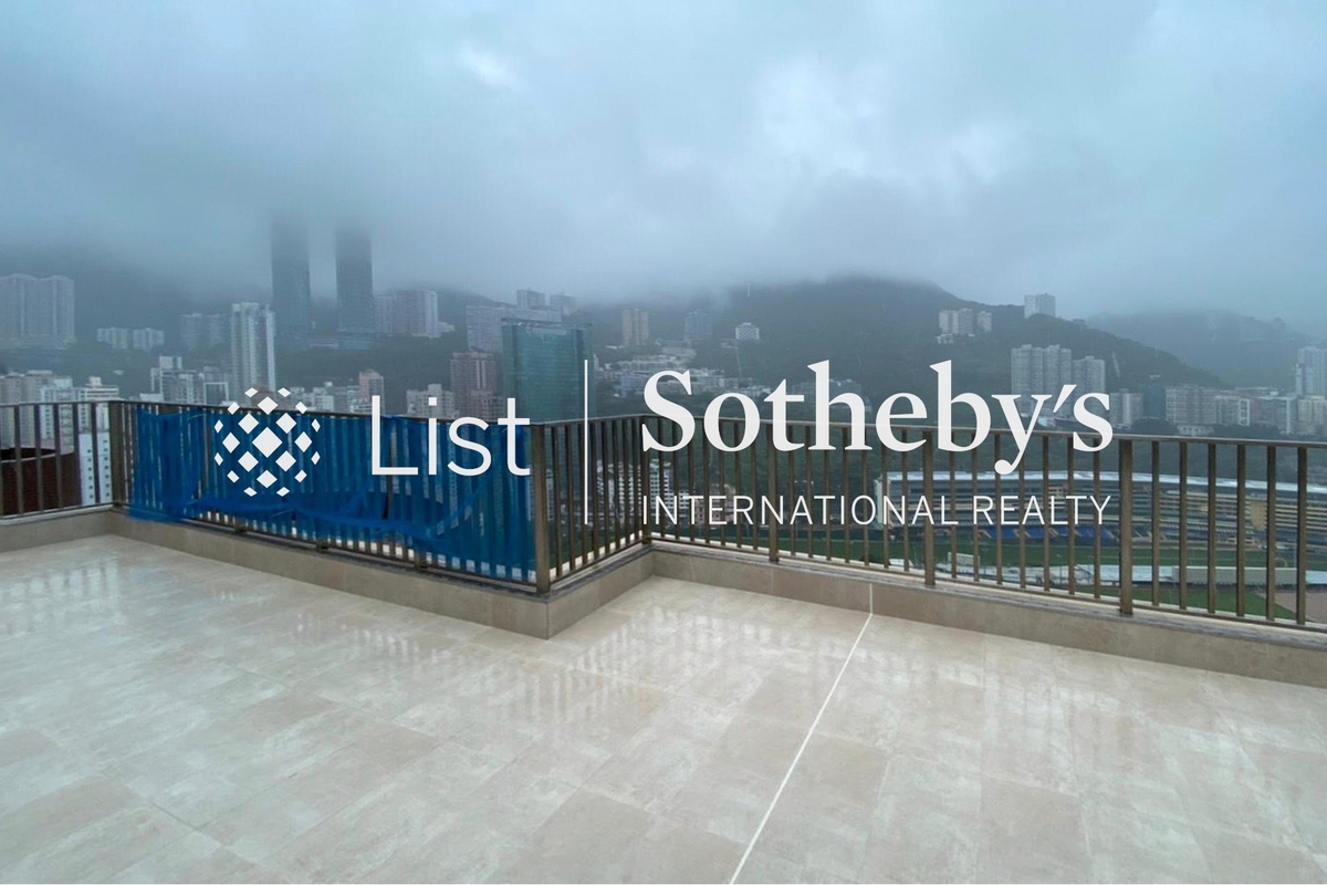 Winfield Building 雲暉大廈 | Private Roof Terrace