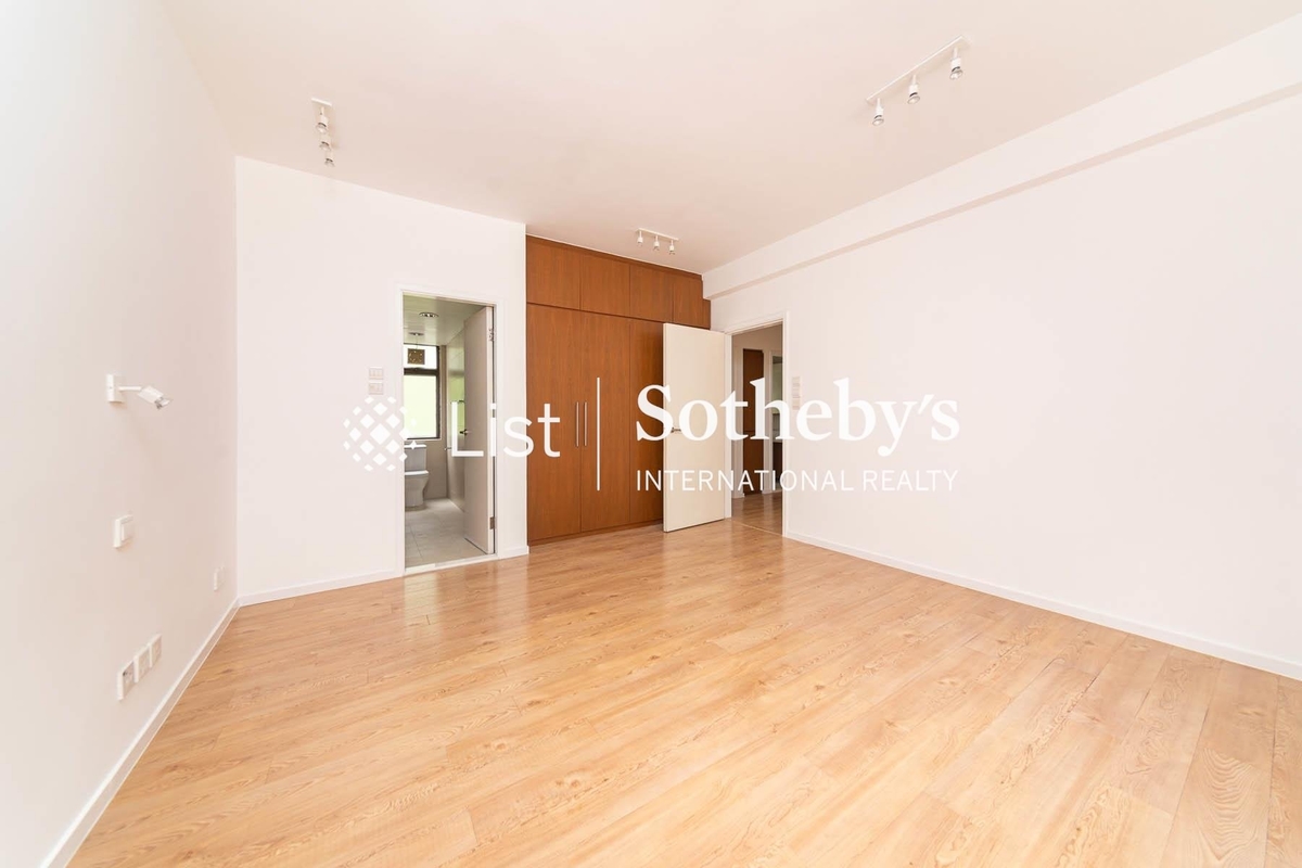 Winfield Building 雲暉大廈 | Master Bedroom