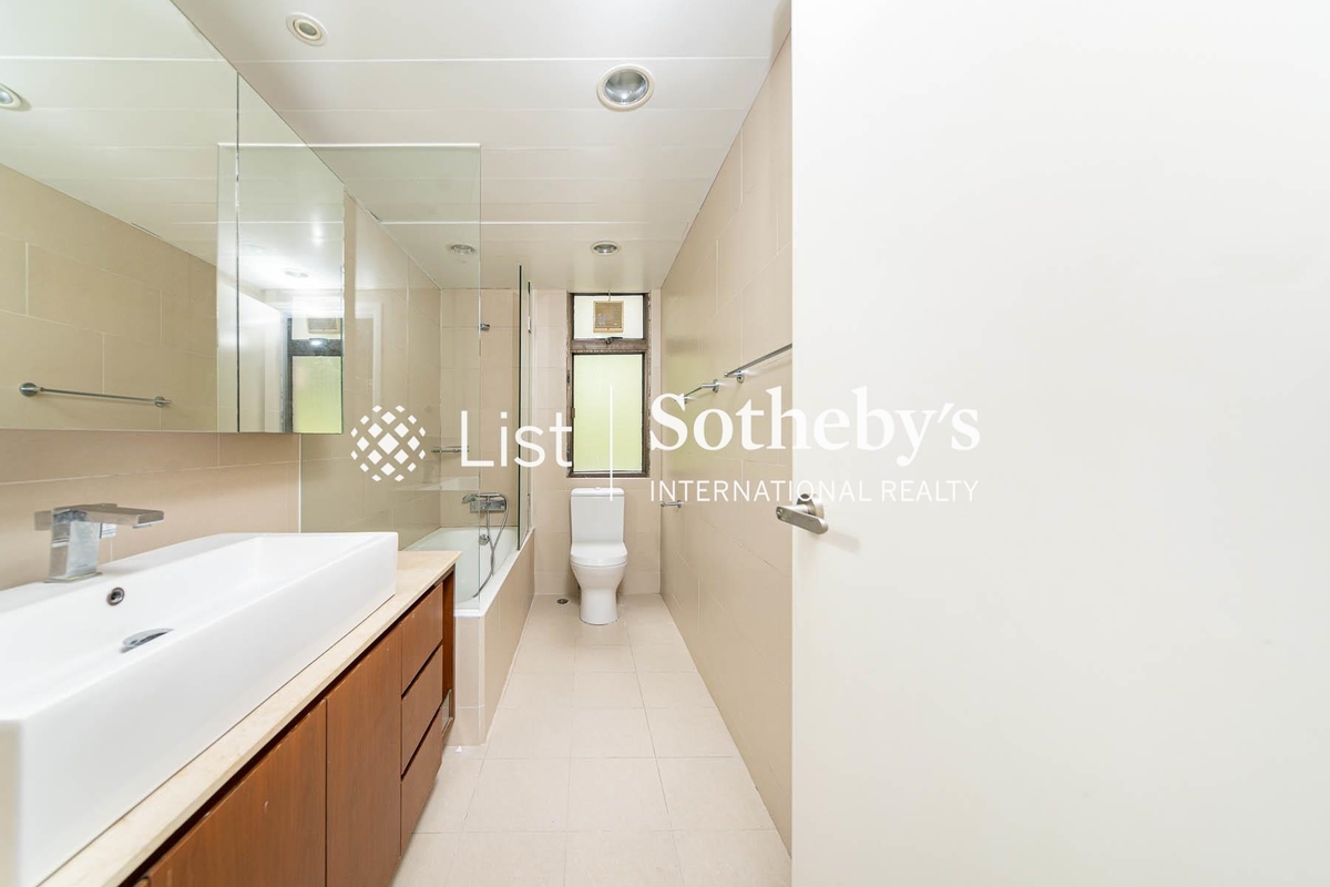 Winfield Building 雲暉大廈 | Master Bathroom