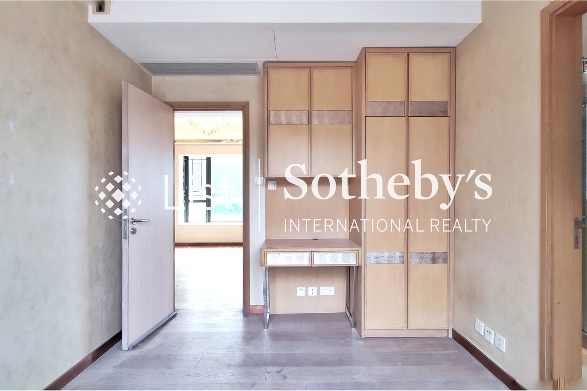 Broadwood Twelve 樂天峰 | Third En-suite Bedroom