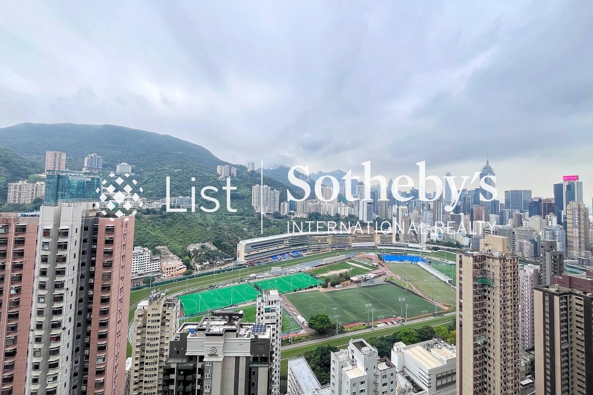 Broadwood Twelve 乐天峰 | View from Living and Dining Room