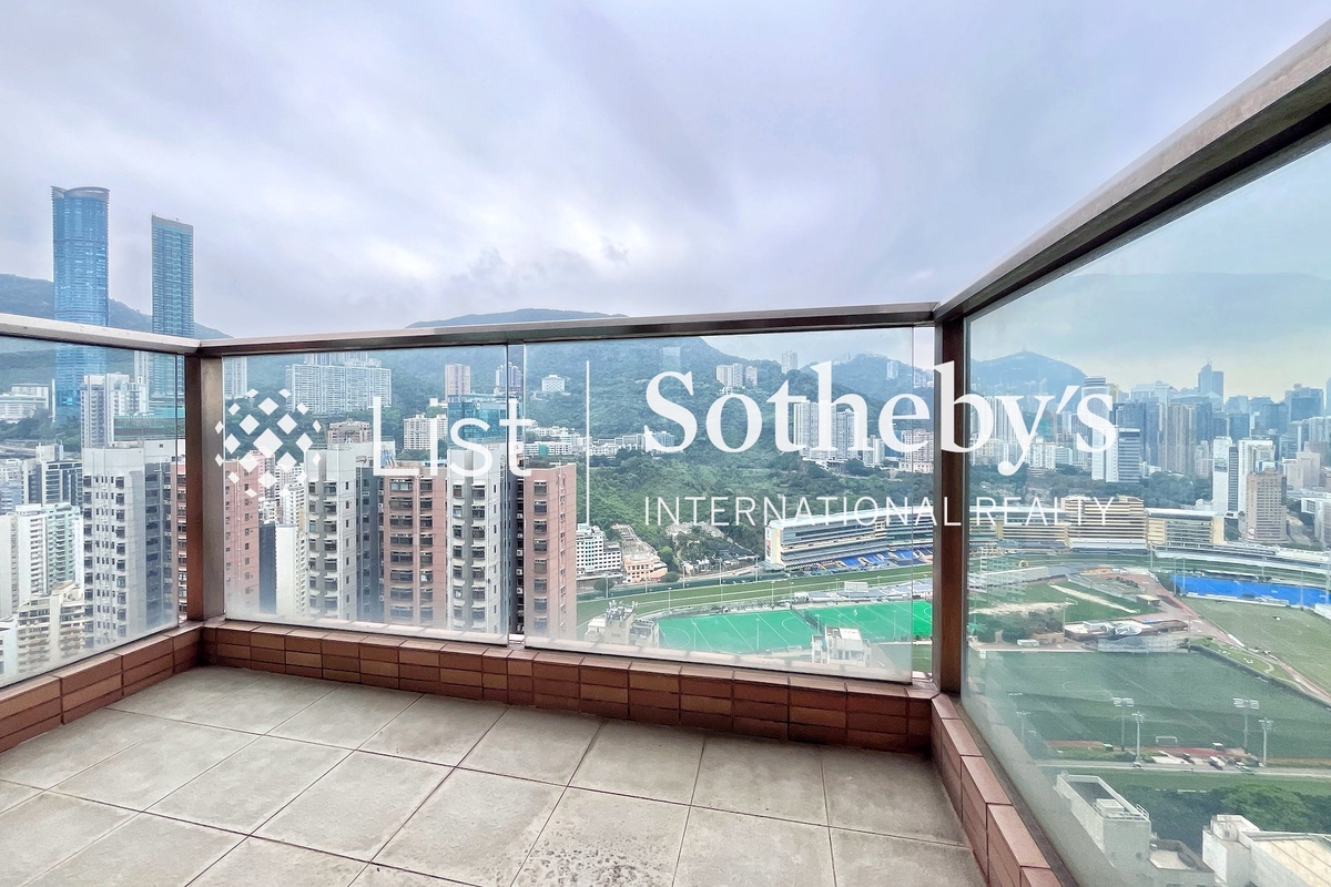 Broadwood Twelve 乐天峰 | Balcony off Living and Dining Room