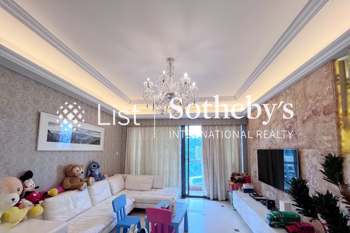 Broadwood Twelve 乐天峰 | Living and Dining Room