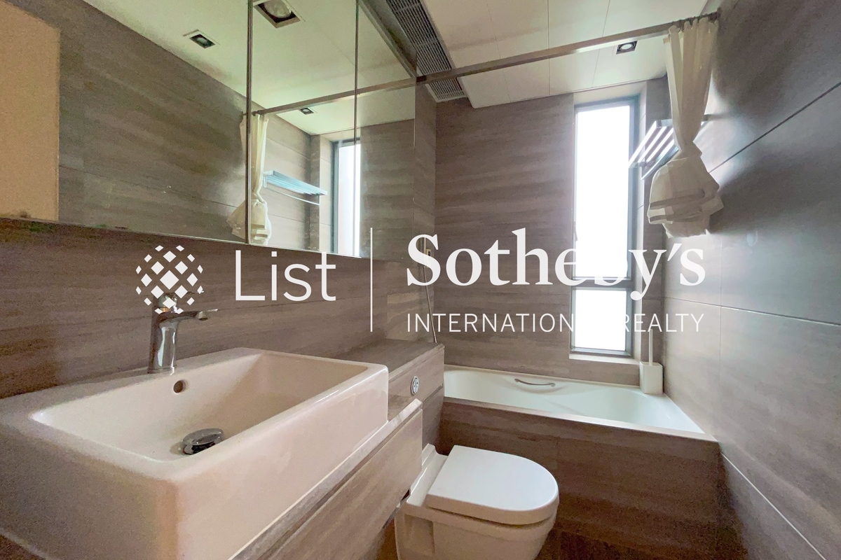 Broadwood Twelve 乐天峰 | Guest Bathroom