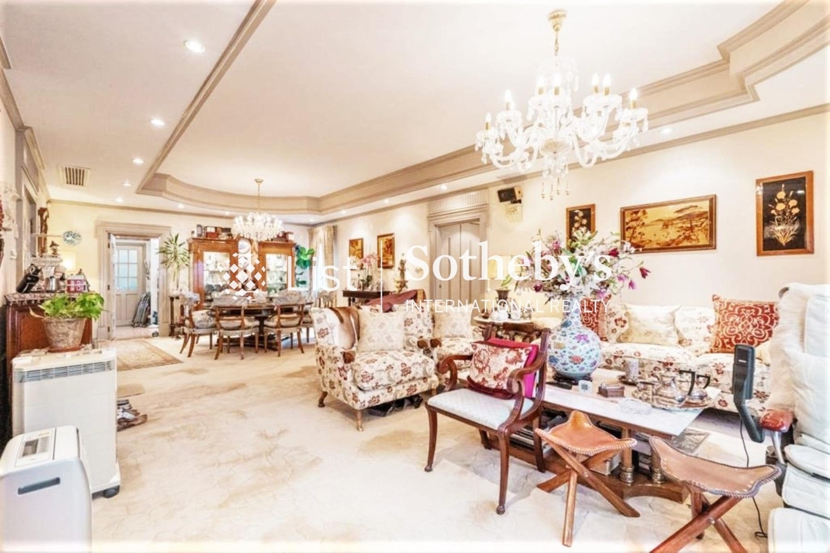 Craigmount 紀園 | Living and Dining Room