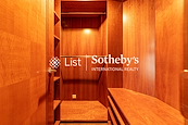 The Summit 御峰 | Walk-in Closet in Master Bedroom