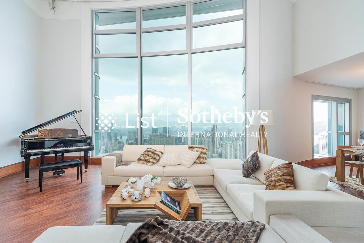 The Summit 御峰 | Living and Dining Room