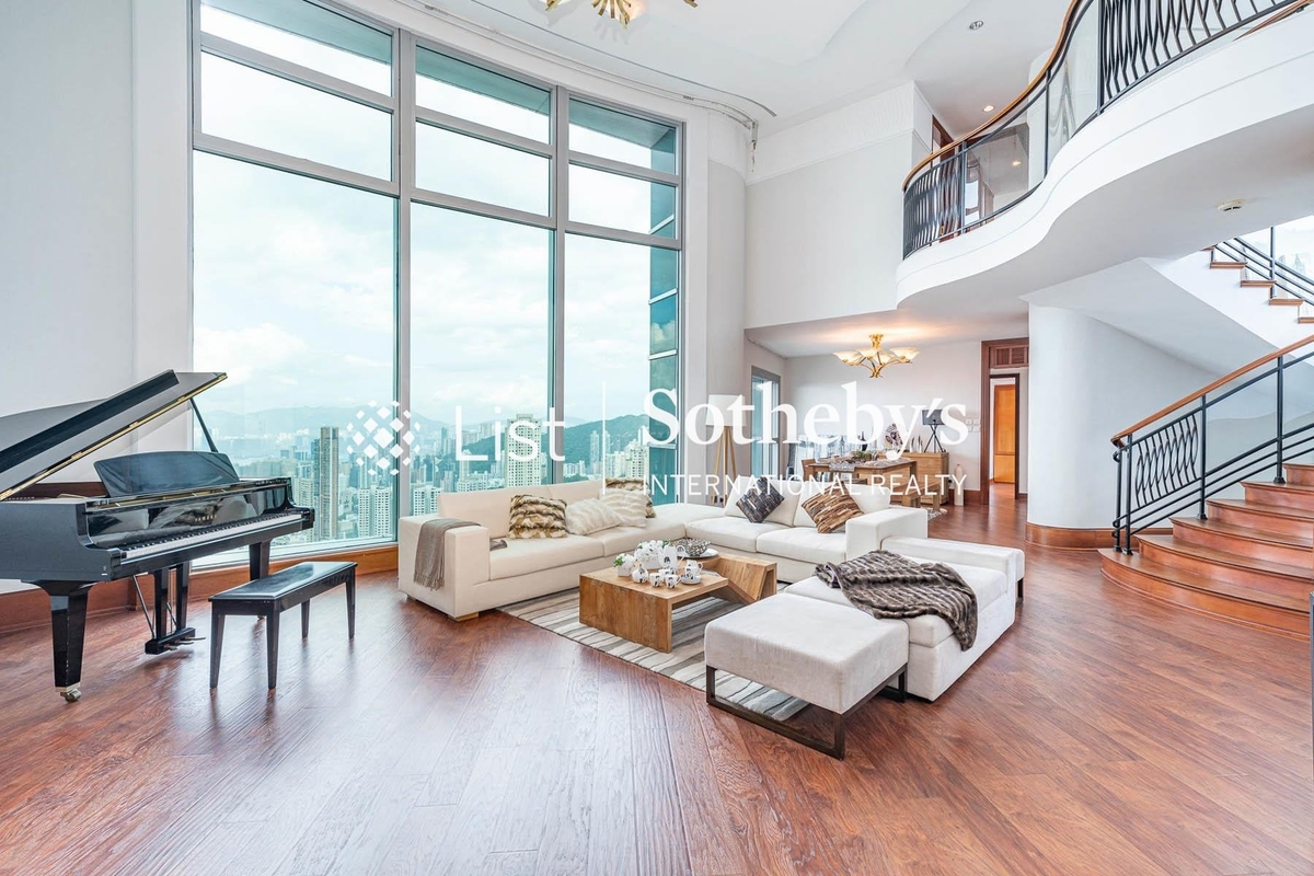 The Summit 御峰 | Living and Dining Room