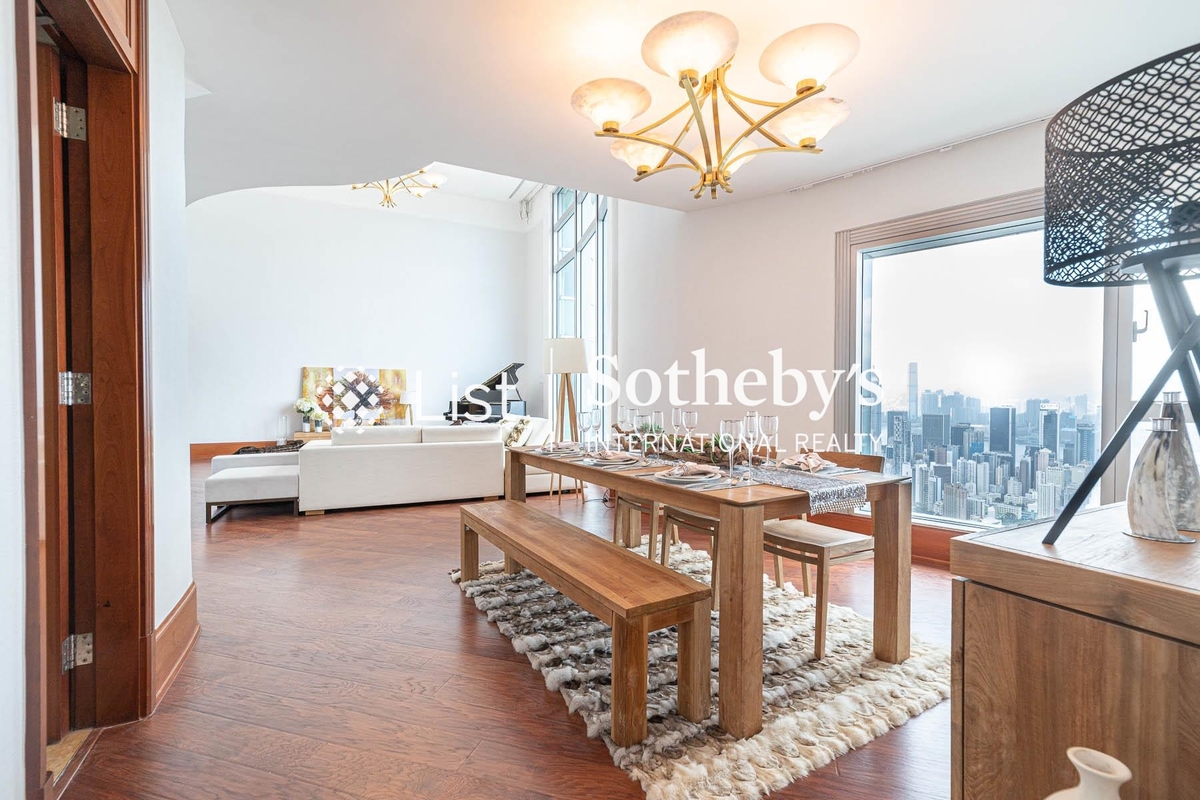 The Summit 御峰 | Living and Dining Room