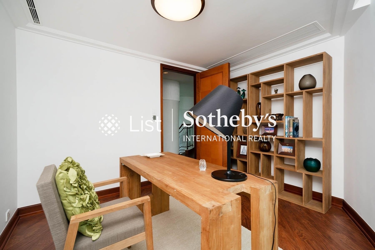 The Summit 御峰 | Third Bedroom