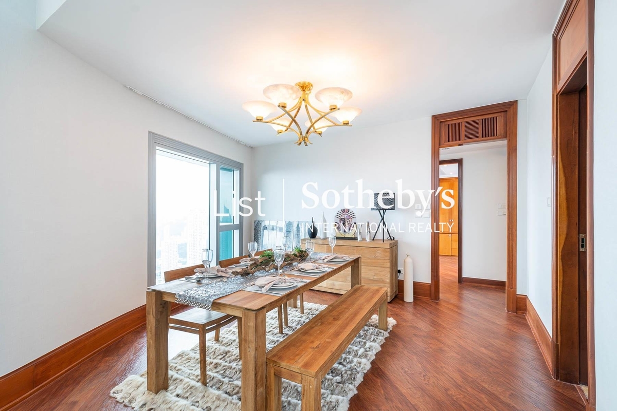 The Summit 御峰 | Living and Dining Room