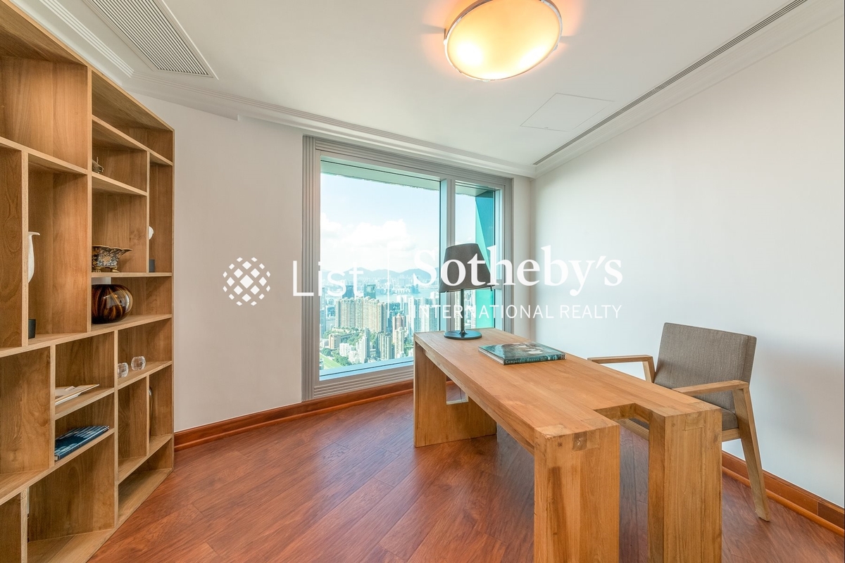 The Summit 御峰 | Fourth Bedroom