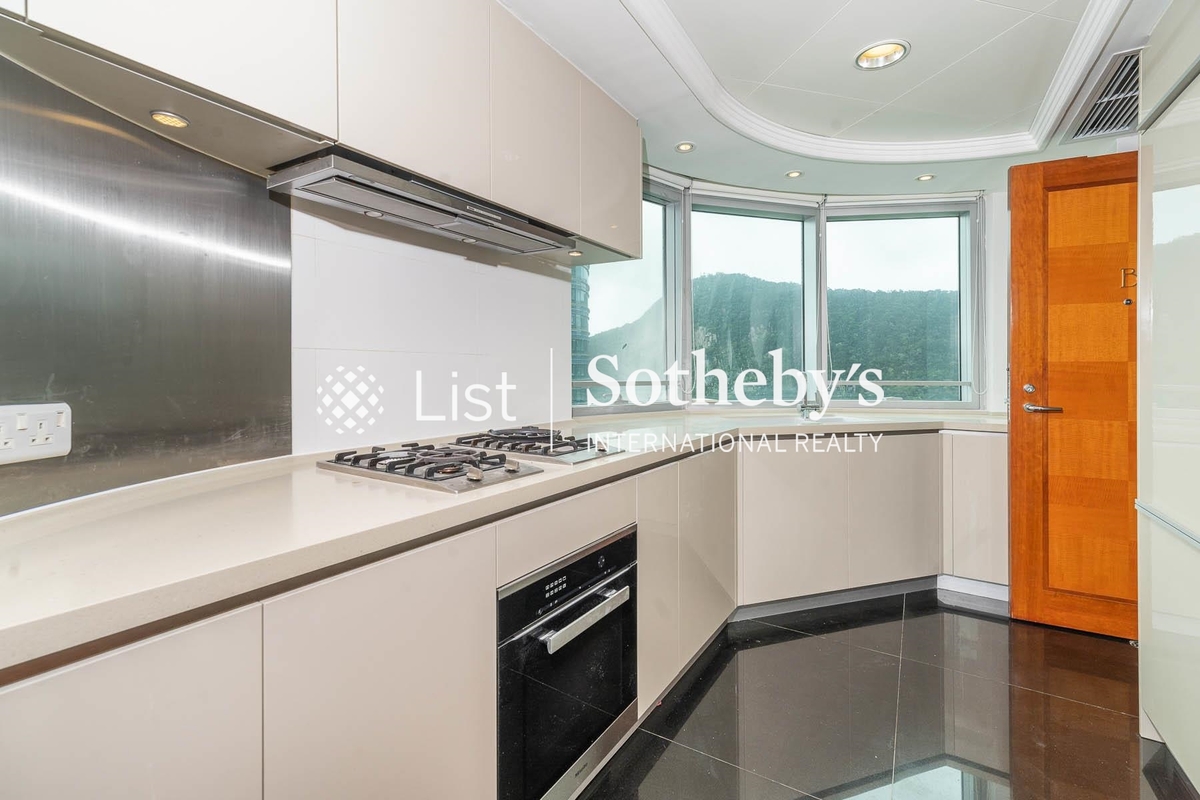 The Summit 御峰 | Kitchen