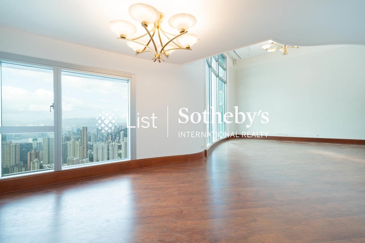 The Summit 御峰 | Living and Dining Room